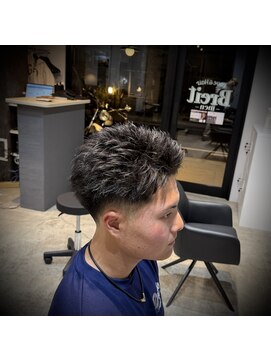 ブライト 守口(Breit) 黒髪スパイキー