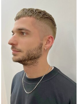 ジジバイワースホワイル(jiji by WORTH WHILE) 刈り上げセンターパートサーフカールフェザーパーママレットヘア