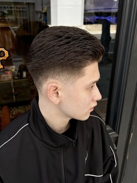 フォーコーナーズ(Four Corners) スリックバック/オールバックスキンフェード/バーバー/刈り上げ