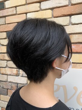 イブ ヘアーメイク(eve hair make) えりあしすっきり丸みショート