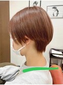 アースカラー/前下がりショートボブ丸みショート/30代40代50代