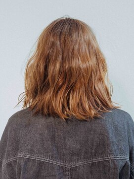 カラーサロンビスカリア 相模原エリア 淵野辺駅店(Color salon Biscaria) ゆるウェーブミディ