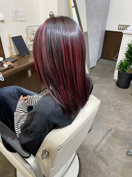 ムーブ(Moob) レッドハイライトカラーでコントラストデザインカラー【別府】