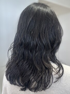 アピッシュ(apish 並木通り) パーマかけて4ヶ月後