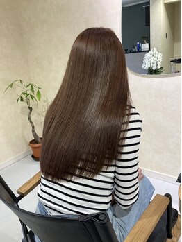 ヴェイラー(valour)の写真/【違いが実感できる髪質改善ストレート】経験豊富な知識と高い技術で、柔らかい手触りと感動のツヤ感を◎