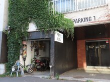 カットクラブ(CUT CLUB)の雰囲気（駐車場1台停めれます◎［メンズ/メンズカット/パーマ/フェード］）