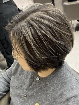 シャルムバイケンジ(Charm.by KENJE) 銀座白髪ぼかしハイライトバレイヤージュブリーチグレージュ白髪