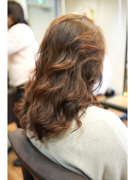 ノラキチジョウジ(NORA KICHIJOJI) くびれコテ巻きロングレイヤーニュアンスパーマブリーチなし30代