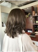 透け感アッシュベージュ