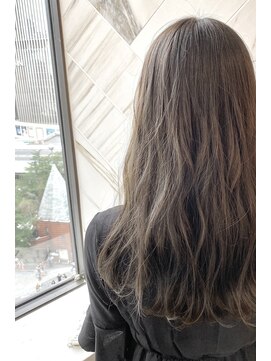 ジーナ 船橋(Zina) オトナ女子ツヤ髪アッシュカラーふんわりミディシースルーバング