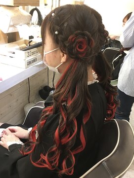 ヘアメイク エンカレッジ(HAIR MAKE encourage) 編み込みツインテールお花アレンジジ