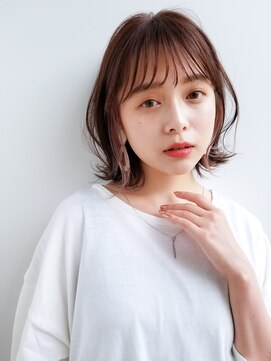 ガーデン オオタカノモリ(garden otakanomori) インナーカラーがかわいい抜け感ある束バングに外ハネくびれボブ