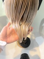 ガルボ ヘアー(garbo hair) ホワイト ケアブリーチ ハイトーン 派手髪 白