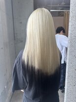 ラニヘアサロン(lani hair salon)&nbsp;ブロンド×ブラック/裾カラー/グラデーションカラー/ロングヘア/