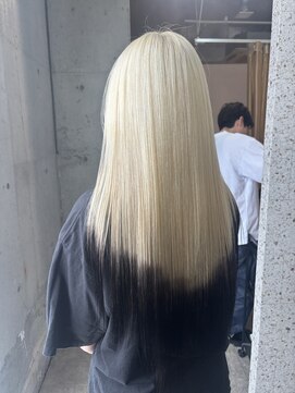 ラニヘアサロン(lani hair salon) ブロンド×ブラック/裾カラー/グラデーションカラー/ロングヘア/