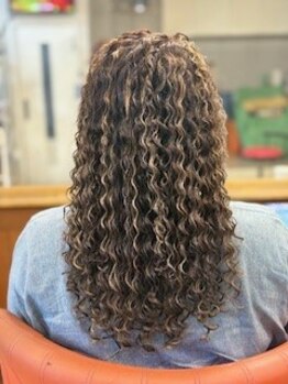 ボンビィヴァン(bon-vivant)の写真/業界初のノンアルカリパーマで根元にボリュームUP!髪質再生コースでブリーチ毛やエイジングも毛もパーマ可!