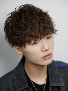 ルーシー 渋谷(LUCEY) ツイストスパイラルパーマ波巻きパーマメンズカットメンズパーマ