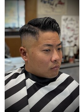 フジヤマバーバーショップ アジト(FUJIYAMA BARBER SHOP ajito) サイドパート
