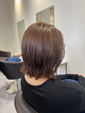 ハチマルハチ ナル 登戸店(808 nalu) シナモンブラウン × 外ハネボブ