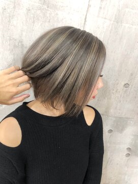 ミラク 町田(MIRAC) 【MIRAC町田店河原崎】アッシュグレージュハイライトショート
