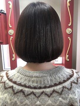 ジュリアンマーラ(Julien Mara) 髪質改善デジタルカール/ショートボブ/コロンとボブ/透明感/艶髪