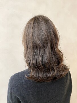 ユーフォリア 銀座(Euphoria) ミディアムヌーディベージュの無造作カール♪ 担当 戸田