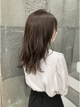 アクルヘアーバイテソロ(AKUR hair by tesoro) グレージュ