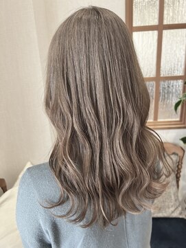 エ フュチュール(et Futur) プラチナベージュ×ハイトーングレージュ|20代/30代/40代