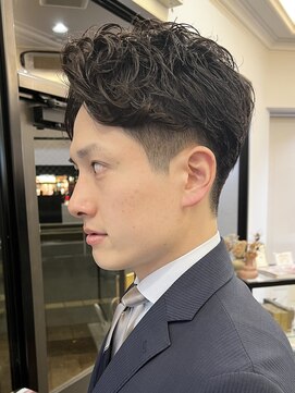 ヘアーアイスカルテット(HAIR ICI QUARTET) 20代30代40代メンズツーブロック刈り上げビジカジオシャレ感