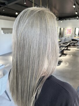 ビーストバイブランカ 刈谷三河安城(BEEst by BLANCA) ホワイトミルクティーベージュシルバーアッシュ