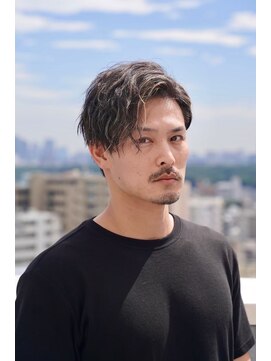 クロム トウキョウ ザ バーバーアルト 神保町店(CHROM TOKYO the Barber ALT) アップバングショート/フェード/ツイストパーマ