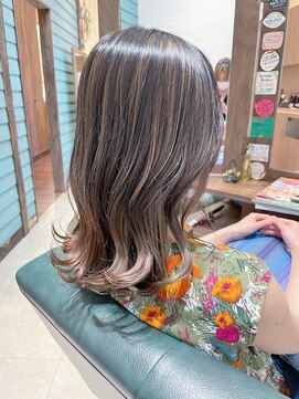 カシータ ヘア リゾート イオンモール熱田店(Casita hair resort) ハイライト/ミディアム/艶髪