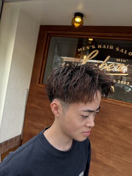 ミオ リベル(Mio'' LIBER) アップバングショート