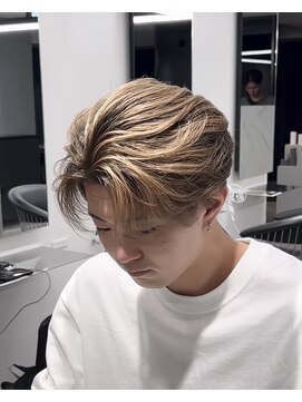 ステラ(STELLA) メンズ/バレイヤージュ/センターパート/ブリーチ＆ダブルカラー