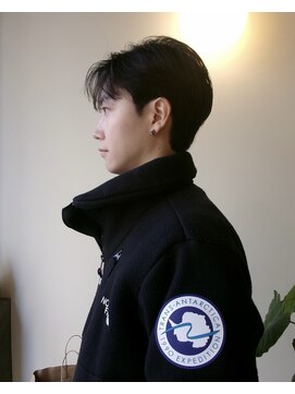 ヒントステーション フォーメンズ(HINTSTATION for Men's) 〈浅草 半個室〉 センターパート/ナチュラル