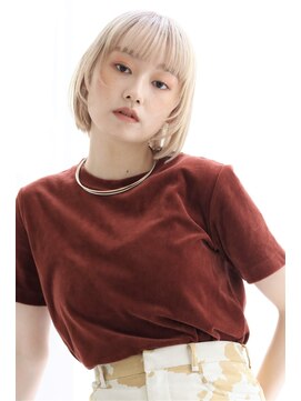 シー(She) YUKI  ブリーチカラー　ツヤ髪　大人ボブ　20代30代40代50代