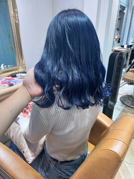 ロンド クラン 岡崎(Lond Clan) ブリーチ2~色落ちも可愛い!艶感ネイビーブルー