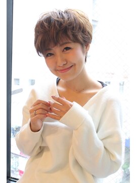 レウナ 外苑前(Reuna) 大人女子・ふんわりレイヤー