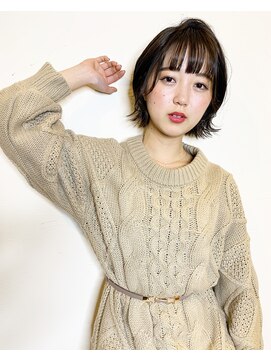 アヂト(adito) フェミニン抜け感ボブ