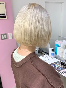 ディーカヘアーセンダイ(Di KA HAIR sendai) ハイトーン/ブロンド/ボブ/金髪ショート/モード/切りっぱなし