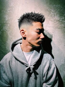 ダムディートウキョウ 北千住店(DAMDEE TOKYO) フェードカット/シルバーカラー/サイドグラデーション