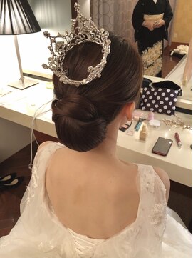 キュア(CURE) 艶シニヨン