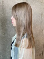 セル(CELL)&nbsp;ホワイトベージュ　顔周りレイヤー　ストレート　髪質改善