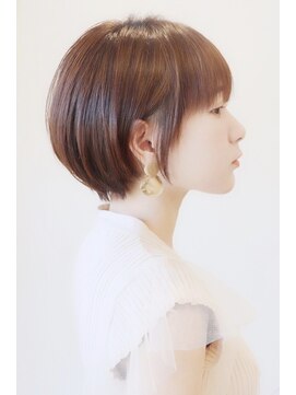 アイ(I.) 【 Ｉ. 】30代からの襟足すっきり前下がりショートボブ　川口