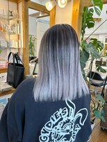 ギャラクシー ヘアードレッサーズ(galaxy hairdressers)&nbsp;ブリーチ２回以上必要バレイヤージュシルバーカラー