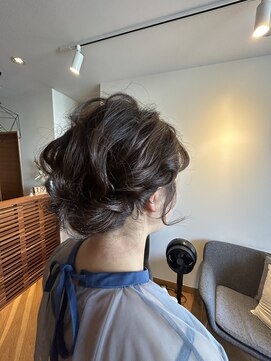 ムスビ(hair musubi) ナチュラル可愛いお呼ばれアレンジ