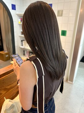 キラーナセンダイ(KiRANA SENDAI) [サラツヤミディアムレイヤースタイル/グレーベージュ]髪質改善