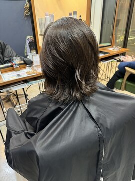 フラッパー(FLAPPER) 10代20代30代40代ツヤ暗髪外ハネミディアム