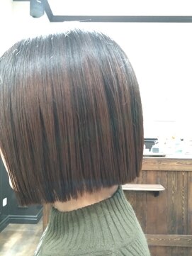 ミュズィー ドゥ ヘア(Musee du hair) 切りっぱなしボブ