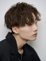 ルーシー 福岡大名店(LUCEY)&nbsp;センターパートフェザーパーマツイストスパイラルパーマメンズ